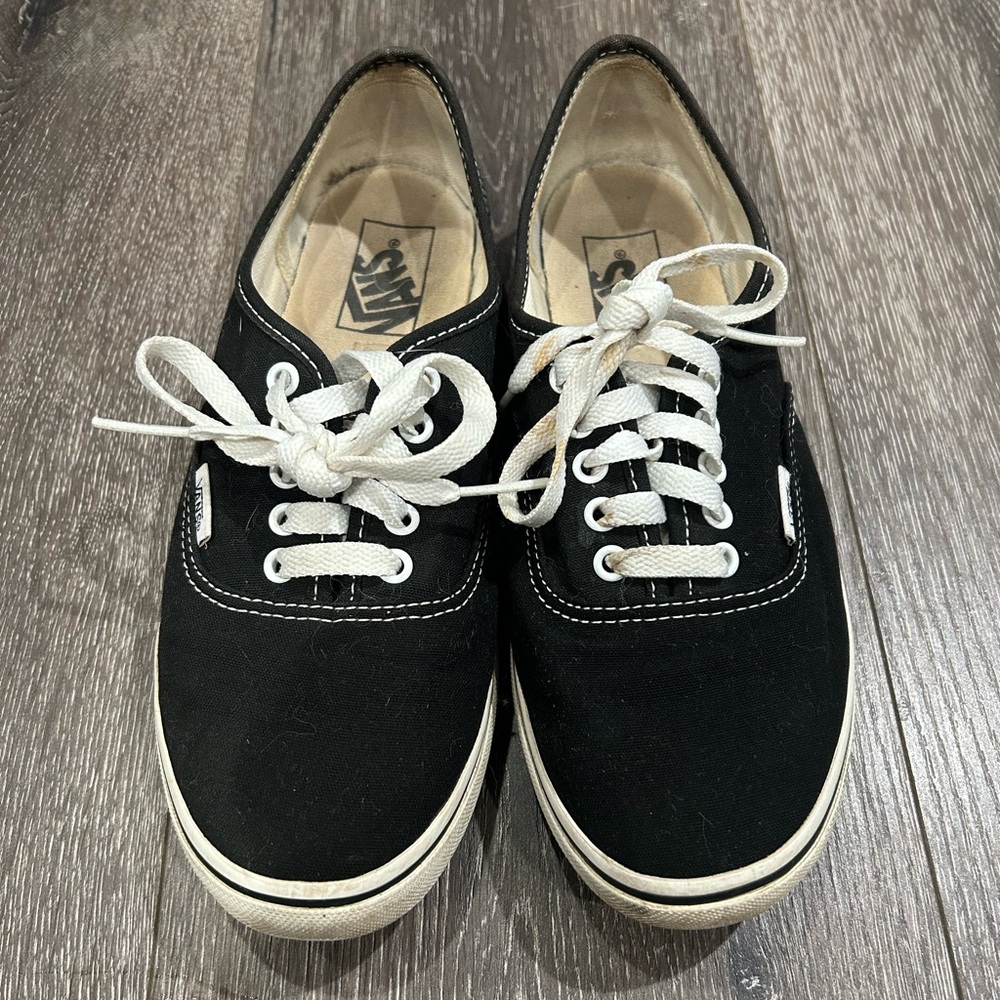 Vans - Picture 1 of 3